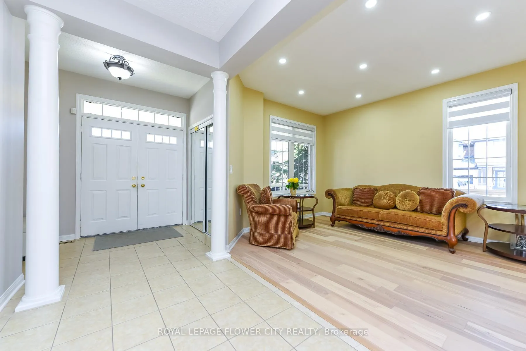 Photo 4 of 19 Maldives Crescent N, Brampton, Vales of Castlemore — HOMEH