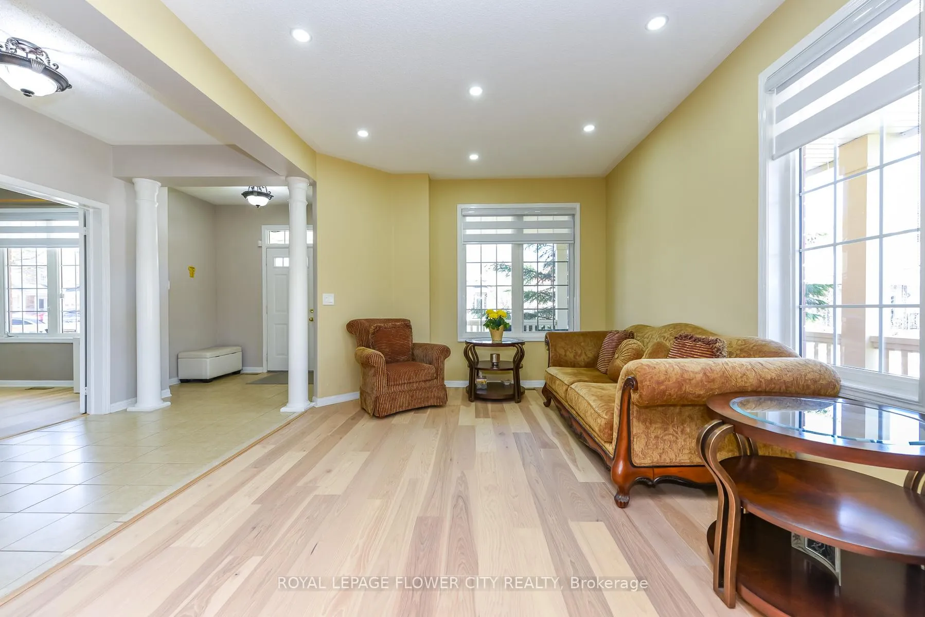 Photo 5 of 19 Maldives Crescent N, Brampton, Vales of Castlemore — HOMEH