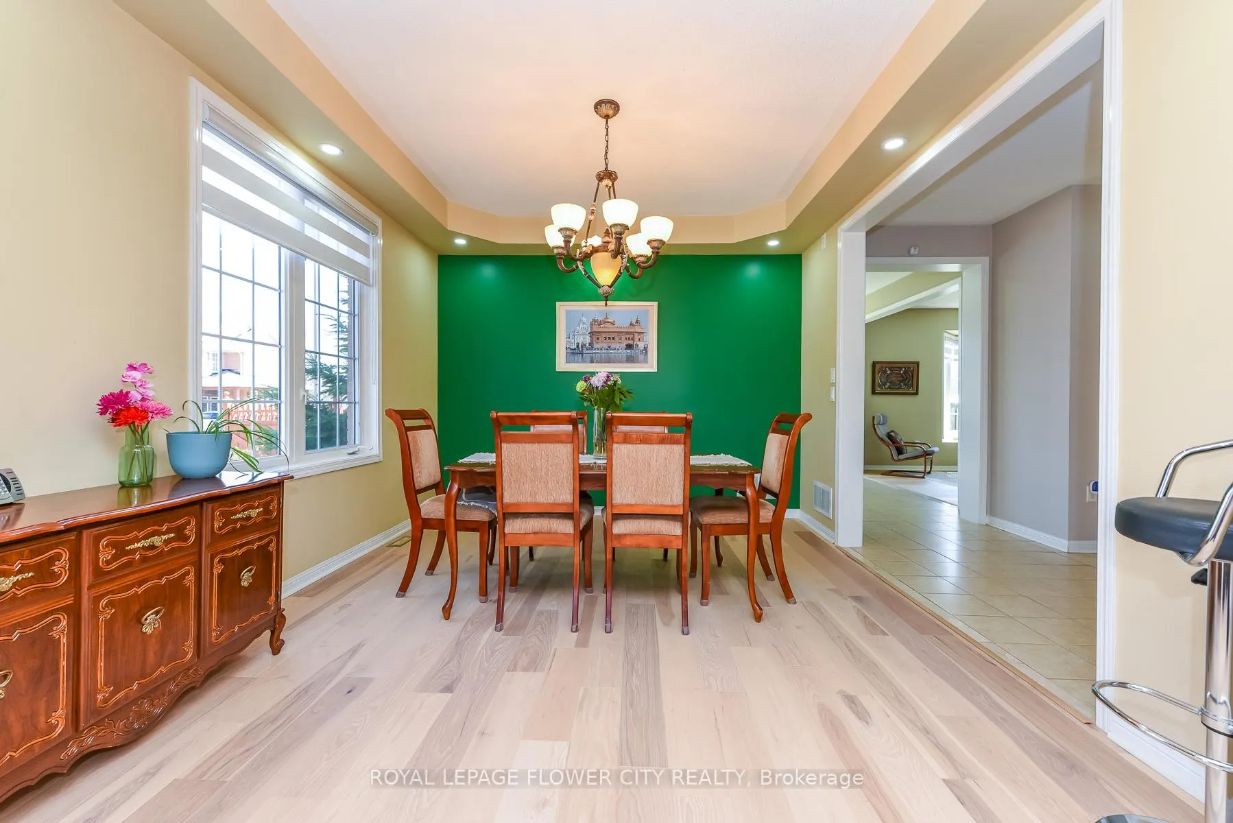 Photo 6 of 19 Maldives Crescent N, Brampton, Vales of Castlemore — HOMEH