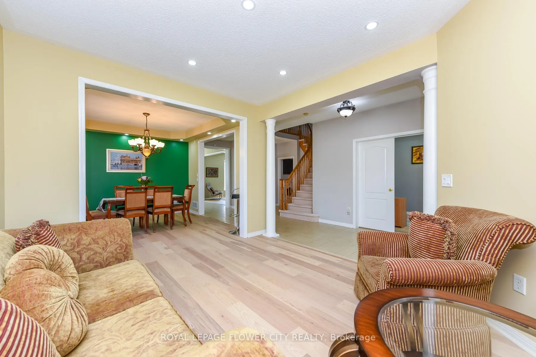Photo 7 of 19 Maldives Crescent N, Brampton, Vales of Castlemore — HOMEH