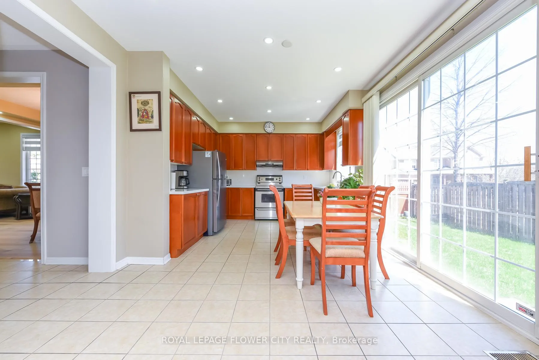 Photo 10 of 19 Maldives Crescent N, Brampton, Vales of Castlemore — HOMEH