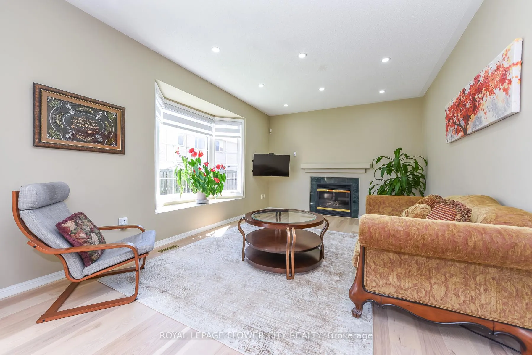 Photo 13 of 19 Maldives Crescent N, Brampton, Vales of Castlemore — HOMEH