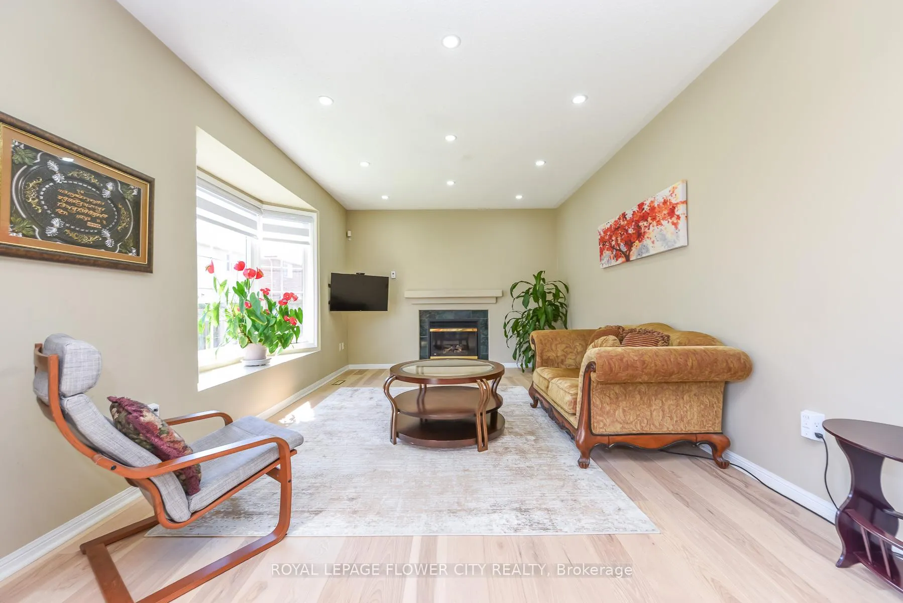 Photo 15 of 19 Maldives Crescent N, Brampton, Vales of Castlemore — HOMEH