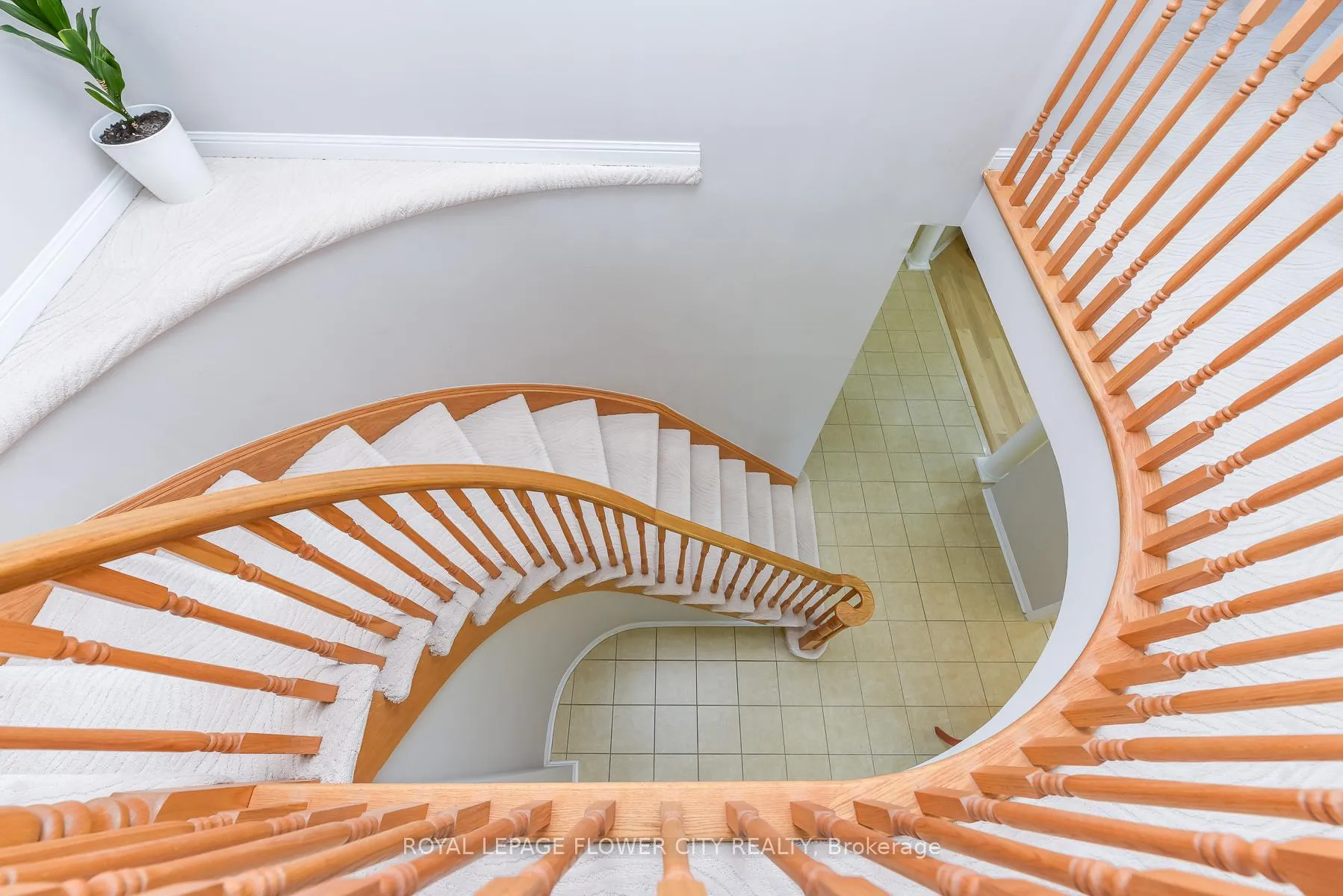 Photo 22 of 19 Maldives Crescent N, Brampton, Vales of Castlemore — HOMEH