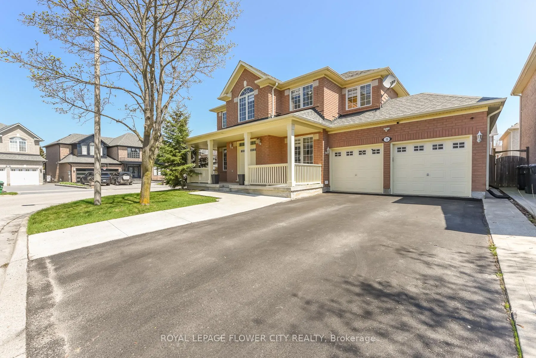 Photo 40 of 19 Maldives Crescent N, Brampton, Vales of Castlemore — HOMEH