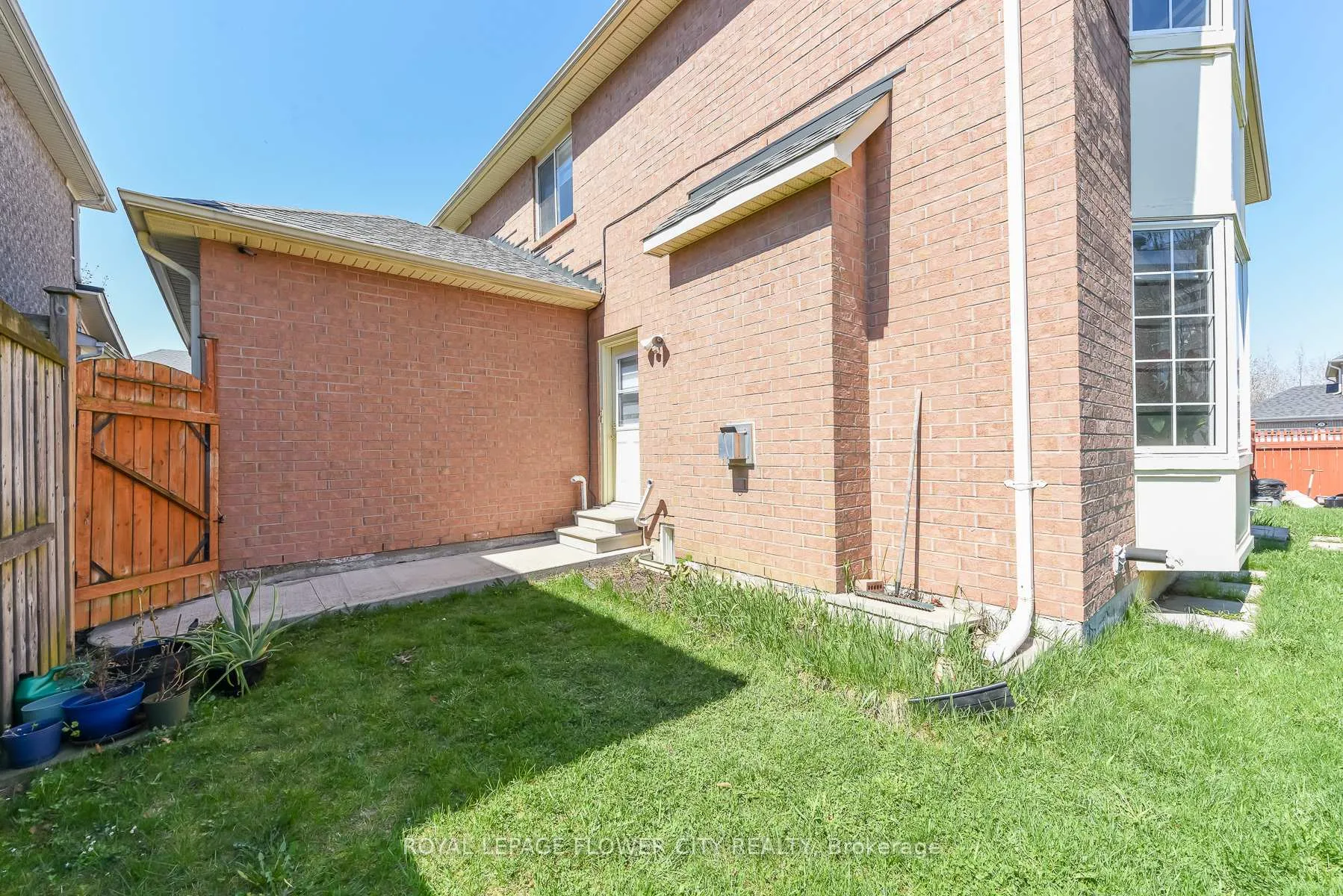 Photo 41 of 19 Maldives Crescent N, Brampton, Vales of Castlemore — HOMEH