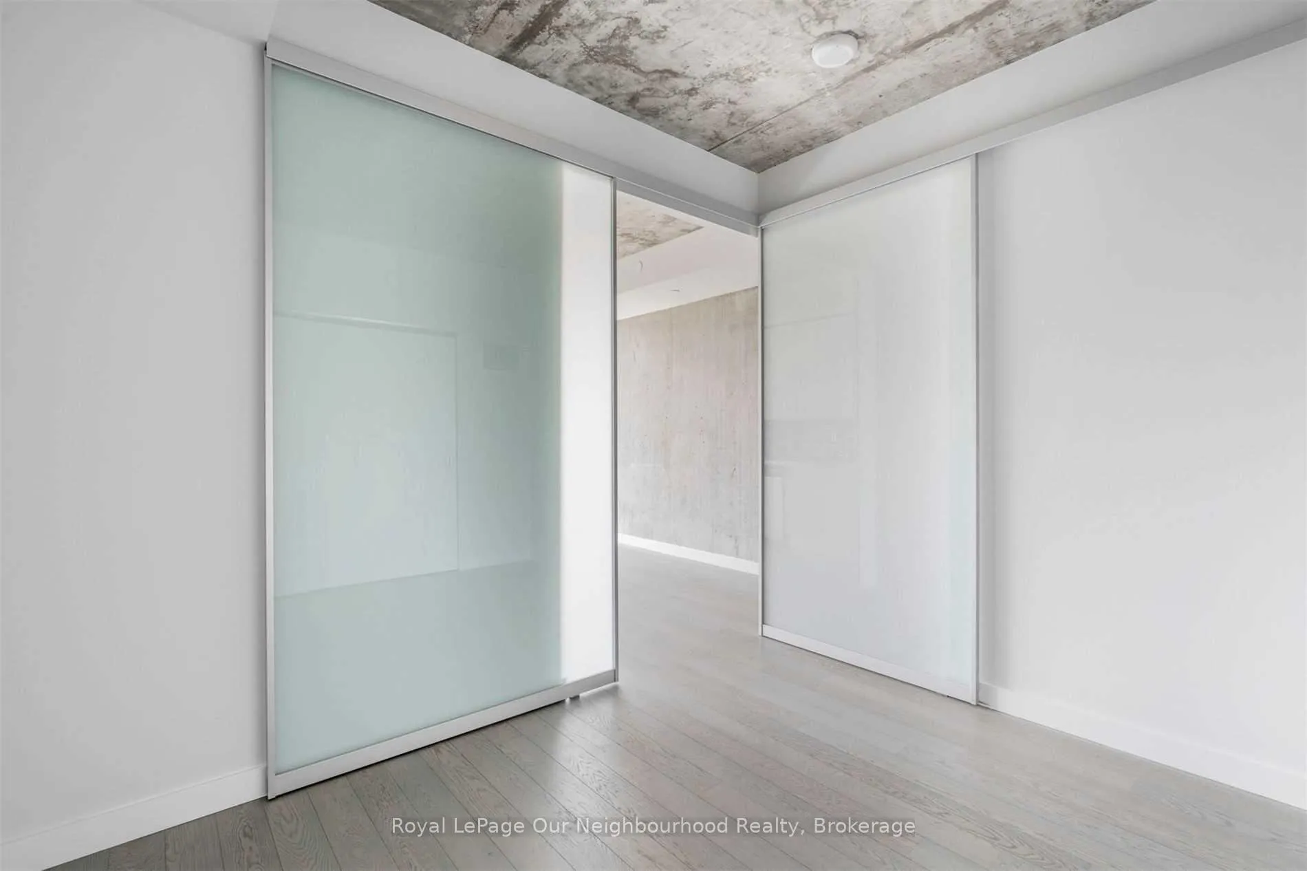 Photo 9 of Unit 806, 111 Bathurst Street, Toronto, Waterfront Communities — HOMEH