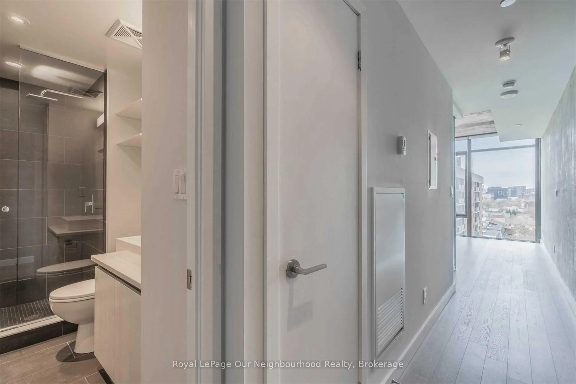 Photo 11 of Unit 806, 111 Bathurst Street, Toronto, Waterfront Communities — HOMEH