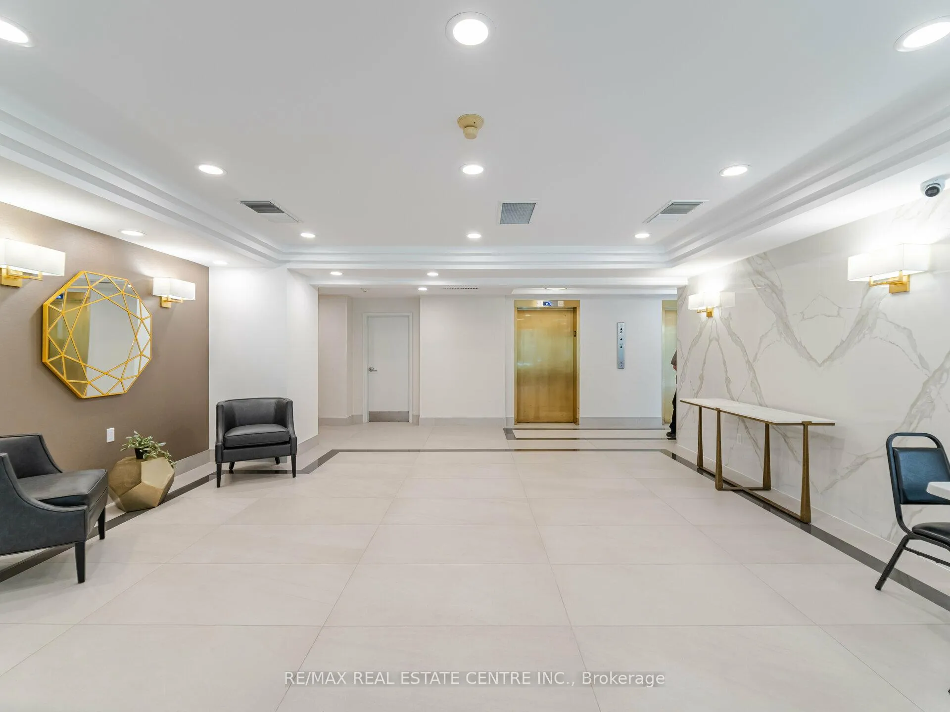 Photo 3 of Unit PH 2502, 22 Hanover Road, Brampton, Queen Street Corridor — HOMEH