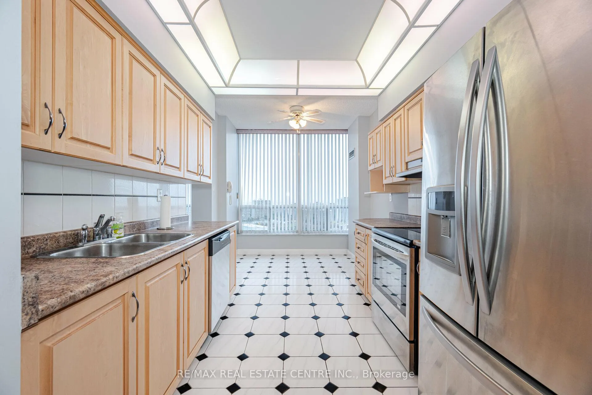 Photo 9 of Unit PH 2502, 22 Hanover Road, Brampton, Queen Street Corridor — HOMEH