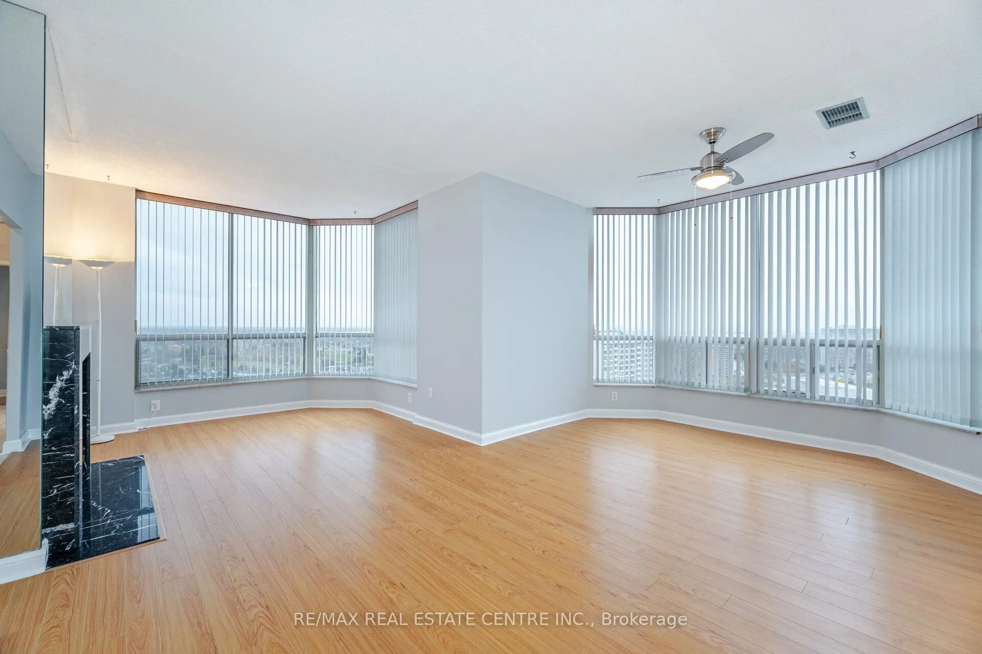Photo 11 of Unit PH 2502, 22 Hanover Road, Brampton, Queen Street Corridor — HOMEH