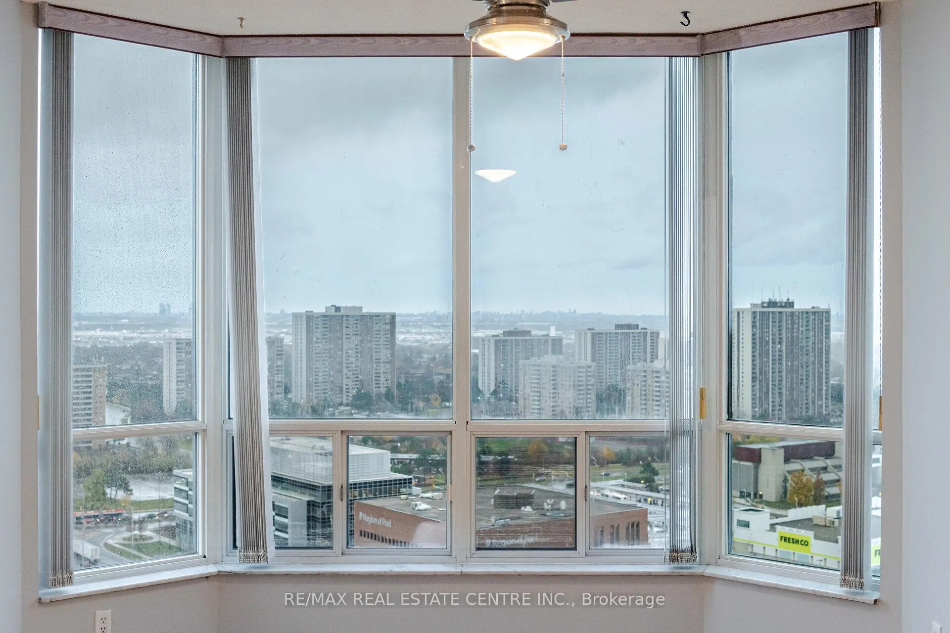 Photo 12 of Unit PH 2502, 22 Hanover Road, Brampton, Queen Street Corridor — HOMEH