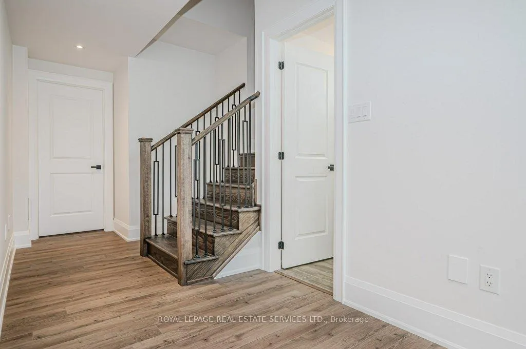 Photo 38 of 2383 Irene Crescent, Oakville, Glen Abbey — HOMEH