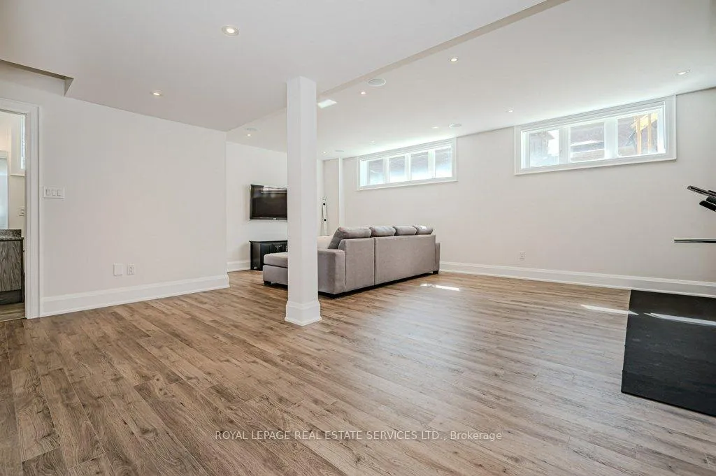 Photo 39 of 2383 Irene Crescent, Oakville, Glen Abbey — HOMEH