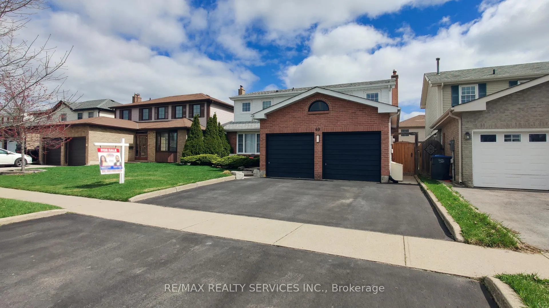 Photo 2 of 49 Mikado Crescent, Brampton, Central Park — HOMEH