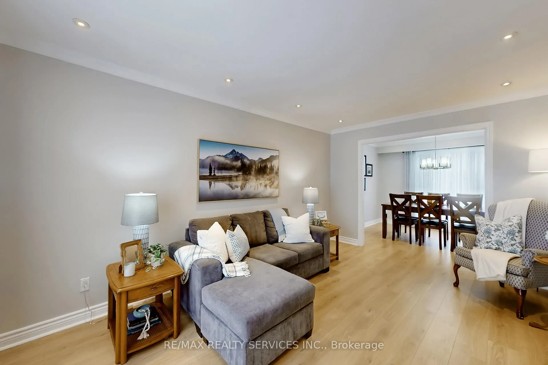 Photo 10 of 49 Mikado Crescent, Brampton, Central Park — HOMEH