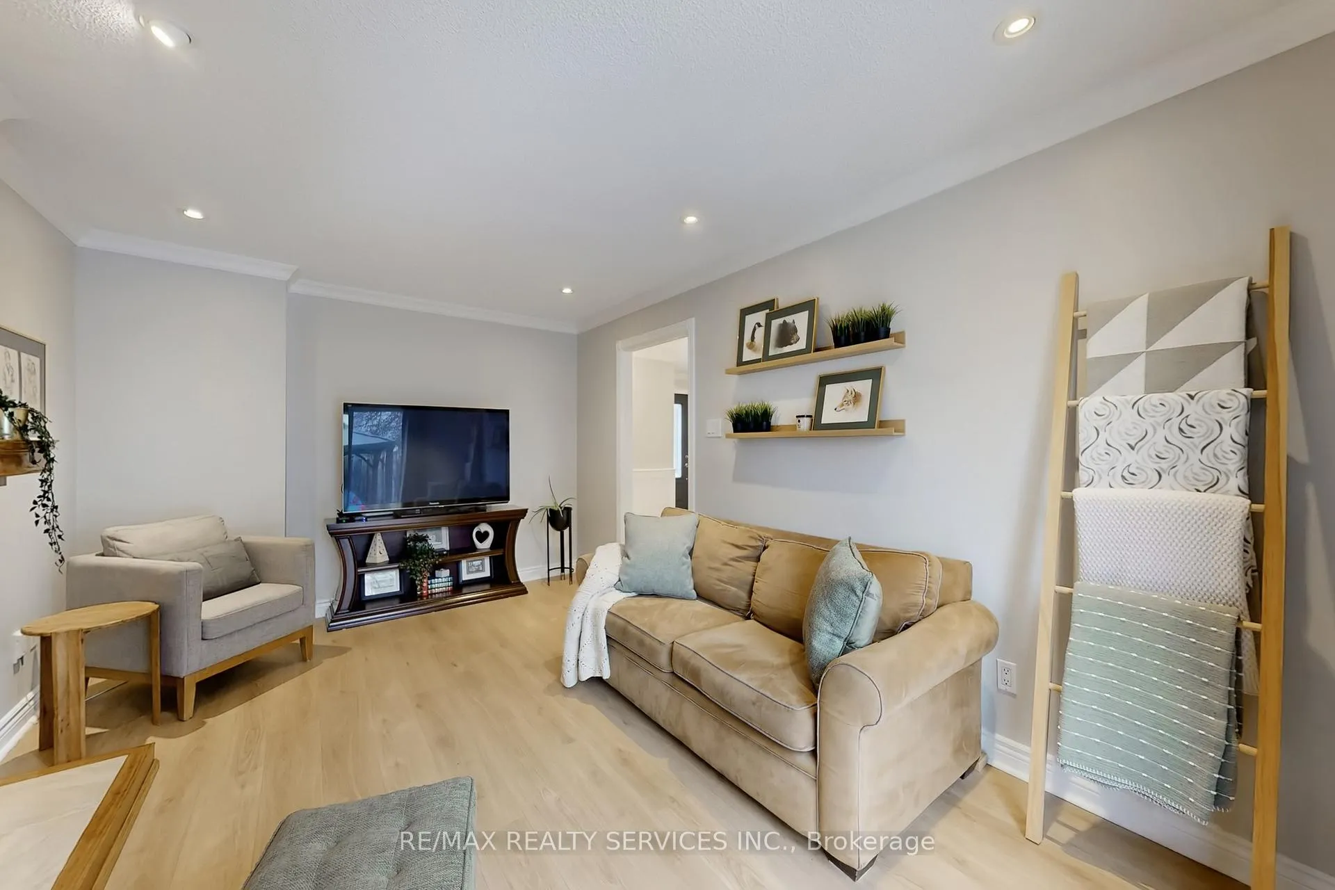 Photo 17 of 49 Mikado Crescent, Brampton, Central Park — HOMEH