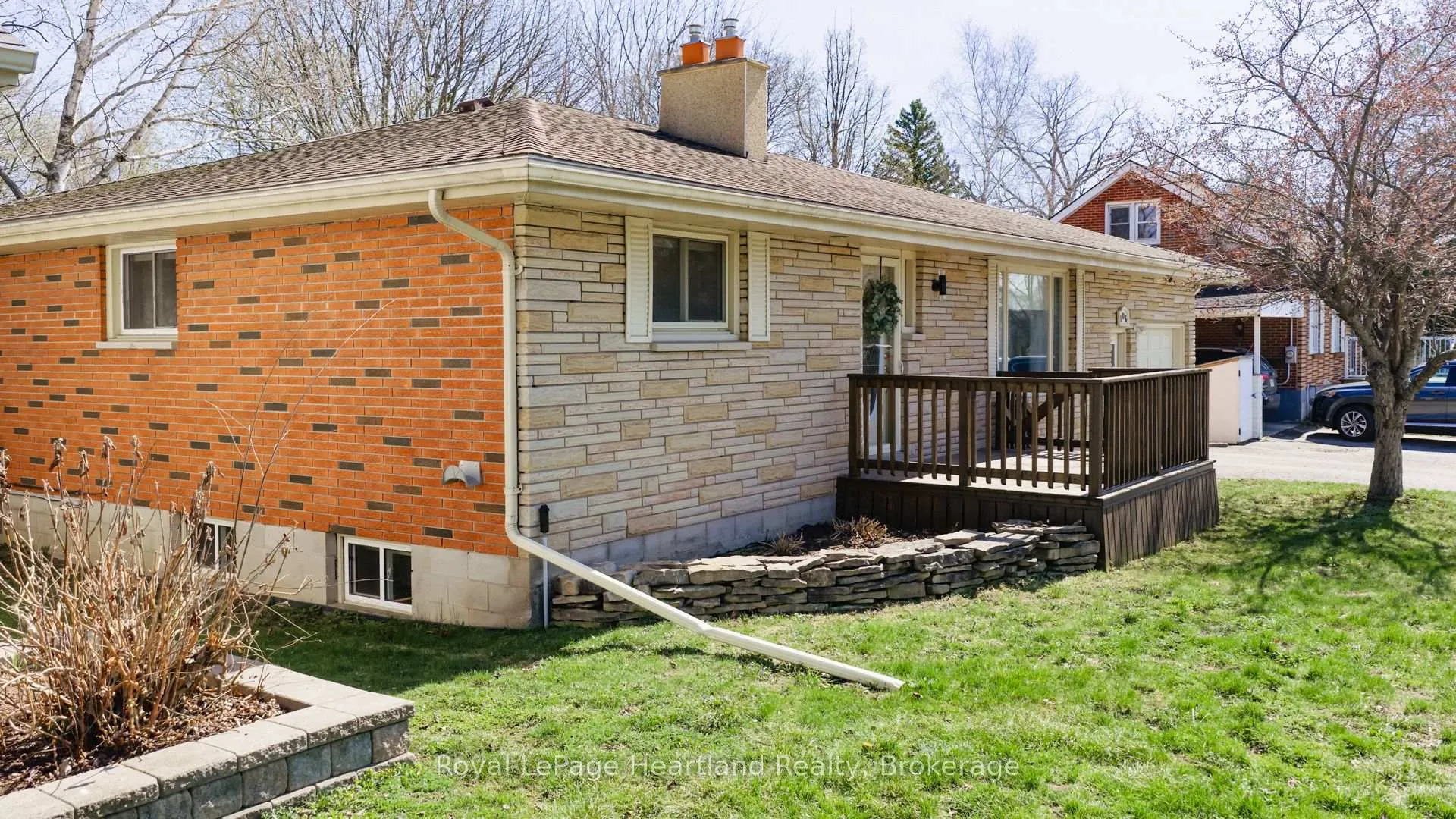 Photo 3 of 106 Oxford Street, Goderich, Goderich (Town) — HOMEH