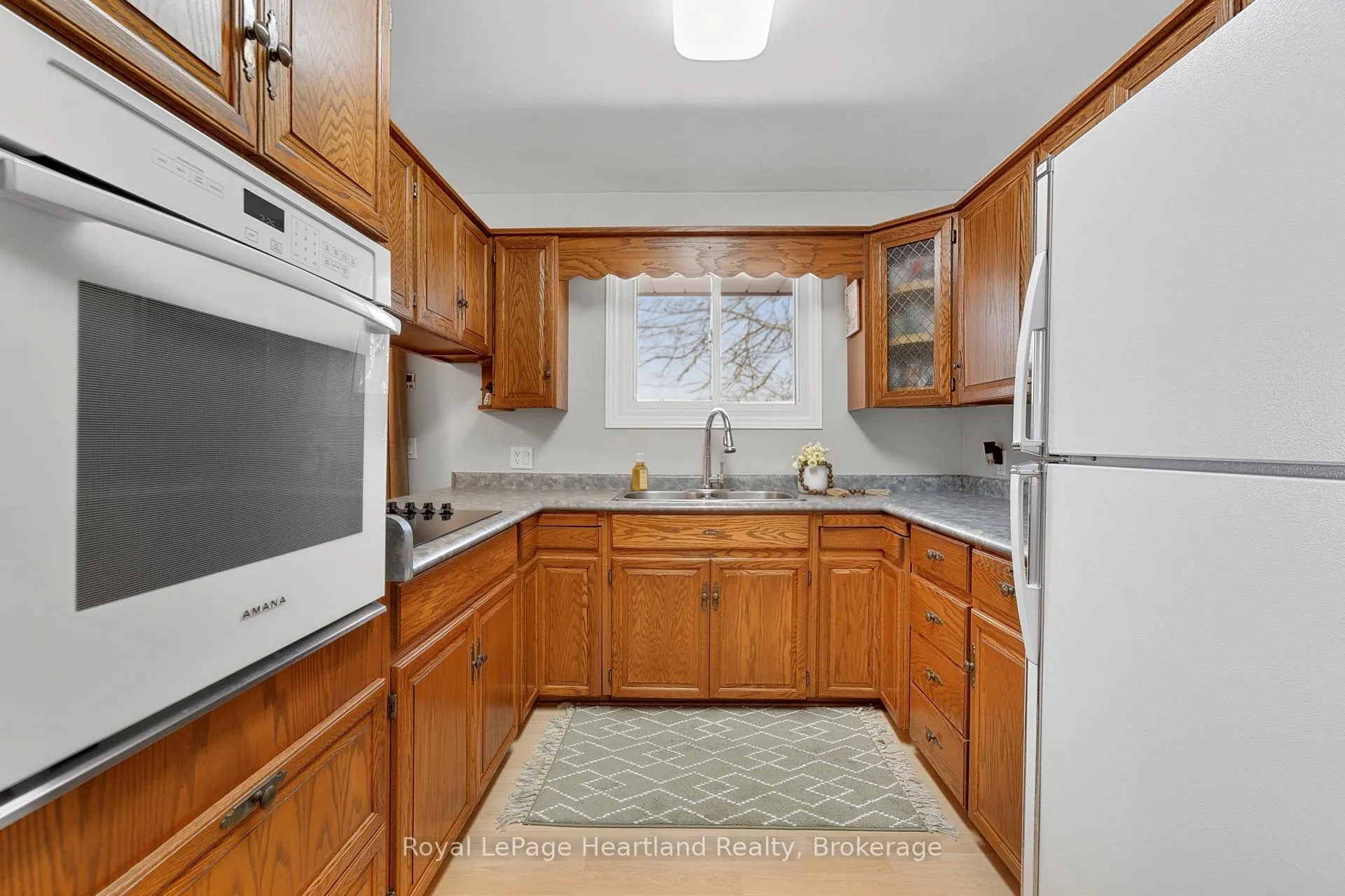 Photo 13 of 106 Oxford Street, Goderich, Goderich (Town) — HOMEH