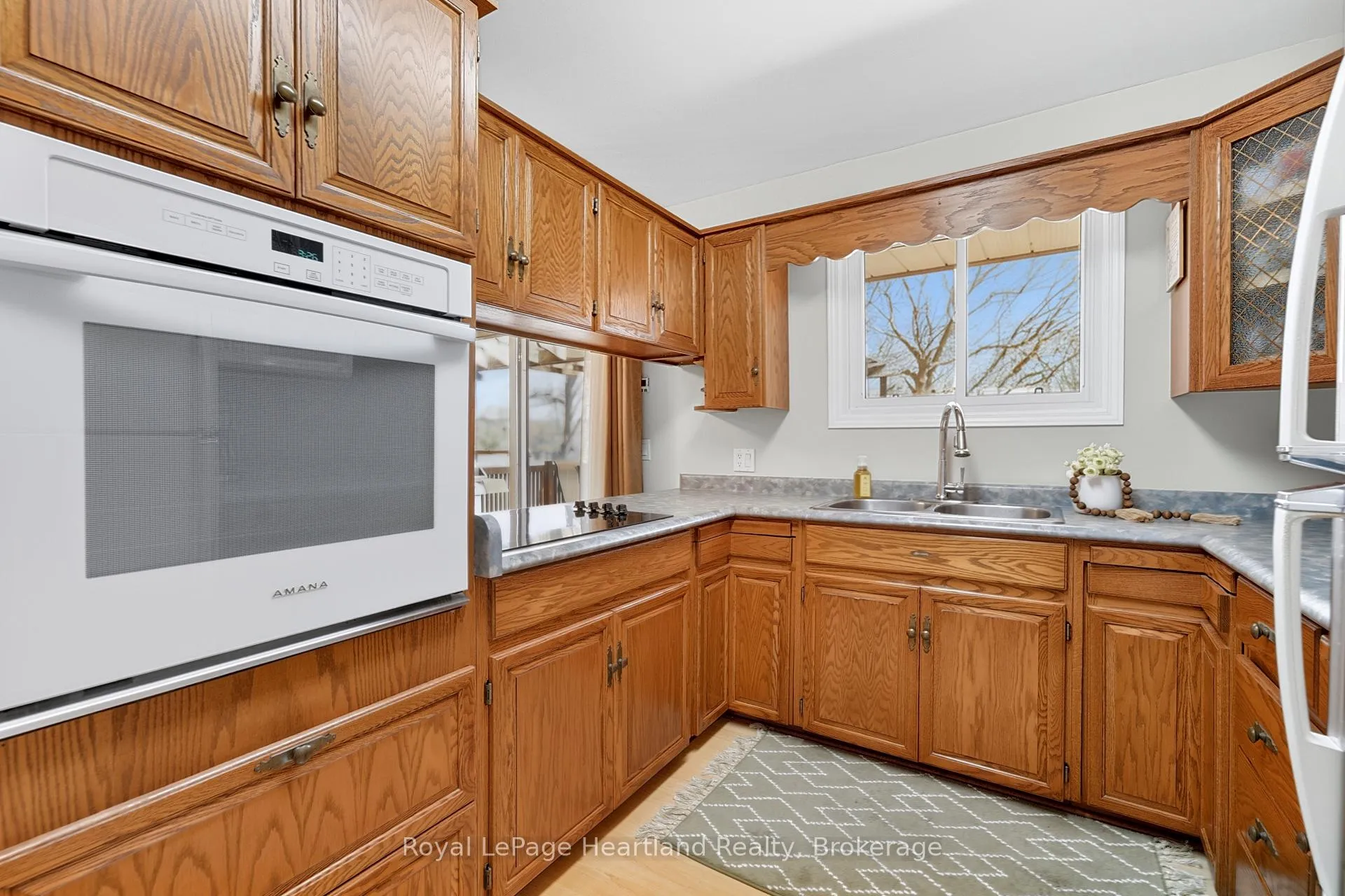 Photo 14 of 106 Oxford Street, Goderich, Goderich (Town) — HOMEH