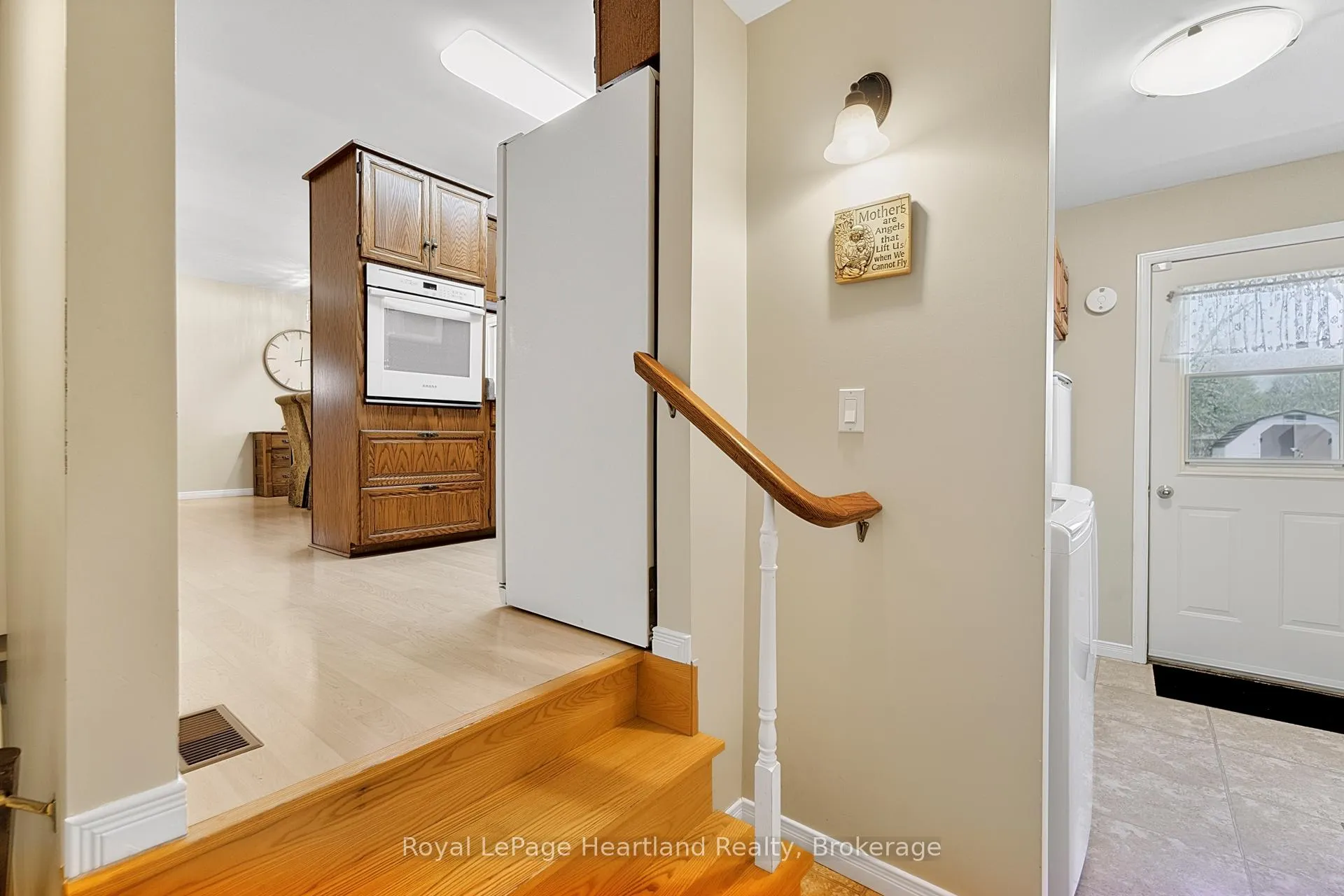 Photo 24 of 106 Oxford Street, Goderich, Goderich (Town) — HOMEH