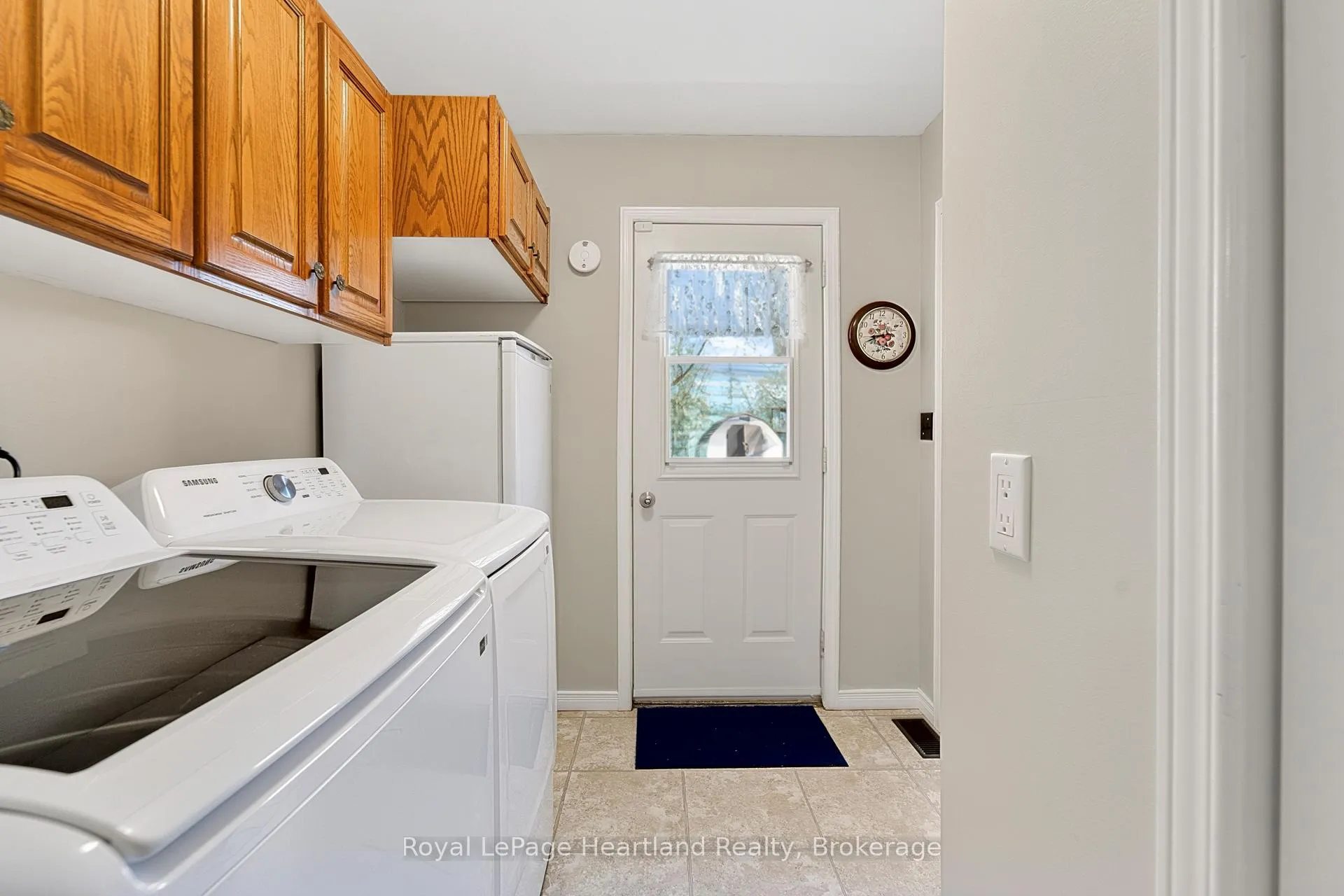 Photo 25 of 106 Oxford Street, Goderich, Goderich (Town) — HOMEH