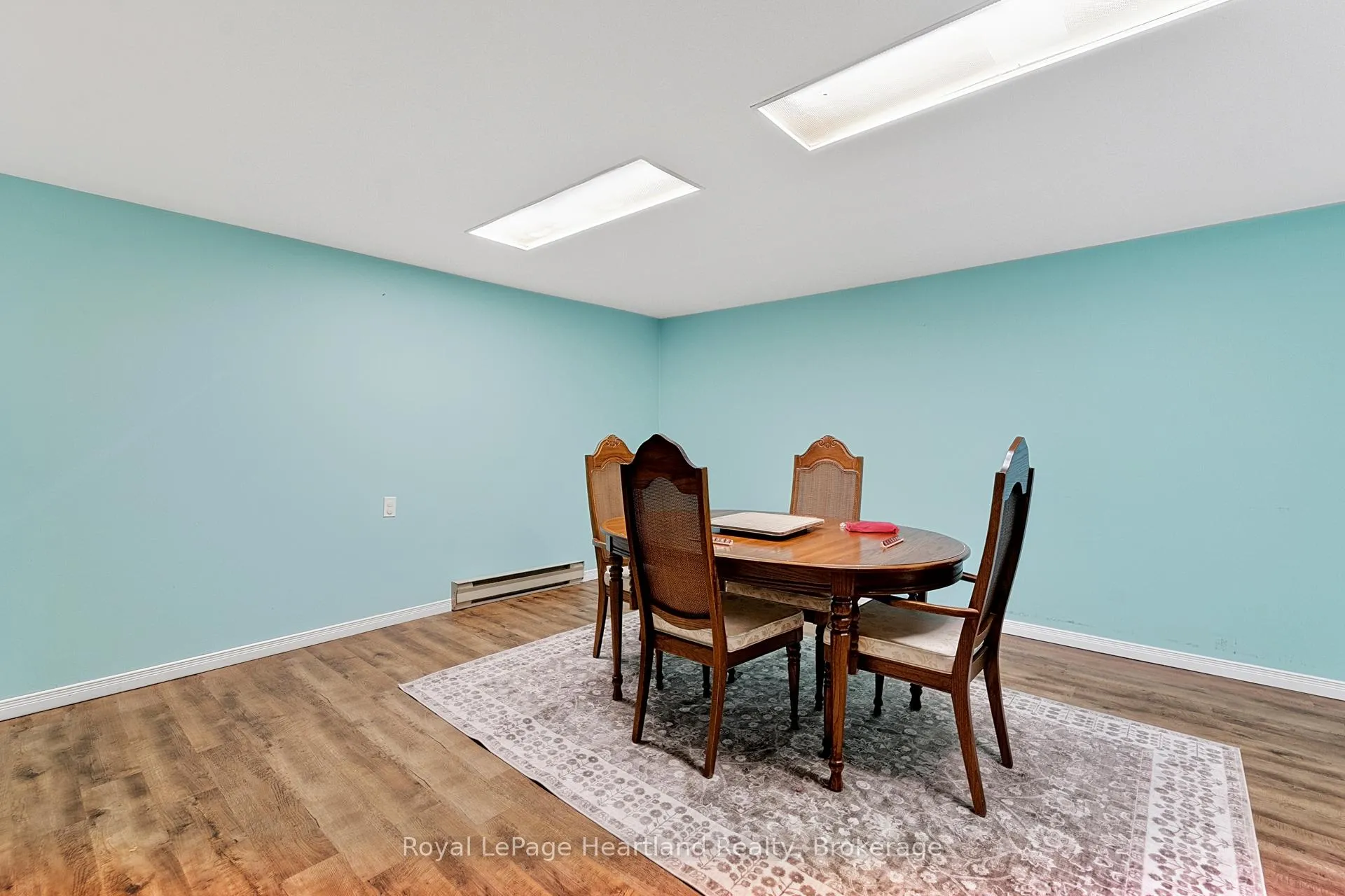 Photo 31 of 106 Oxford Street, Goderich, Goderich (Town) — HOMEH