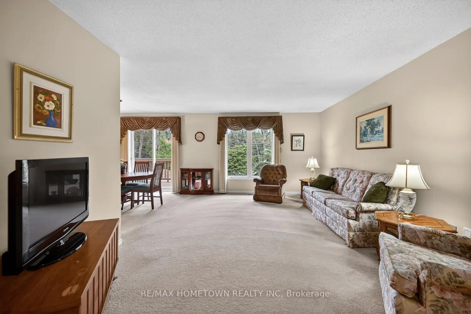 Photo 10 of 56 Cambridge Crescent, Brockville — HOMEH