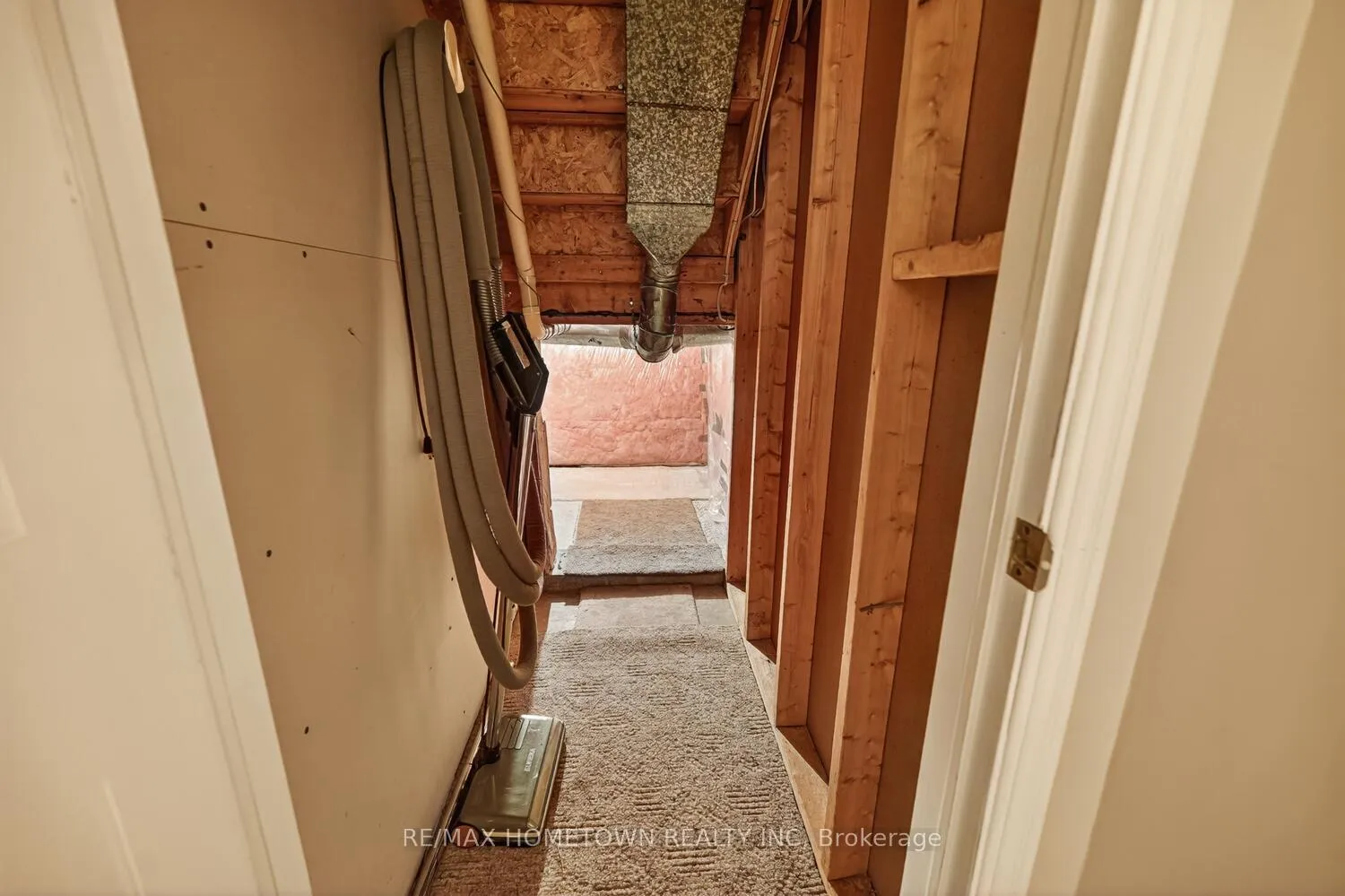 Photo 25 of 56 Cambridge Crescent, Brockville — HOMEH