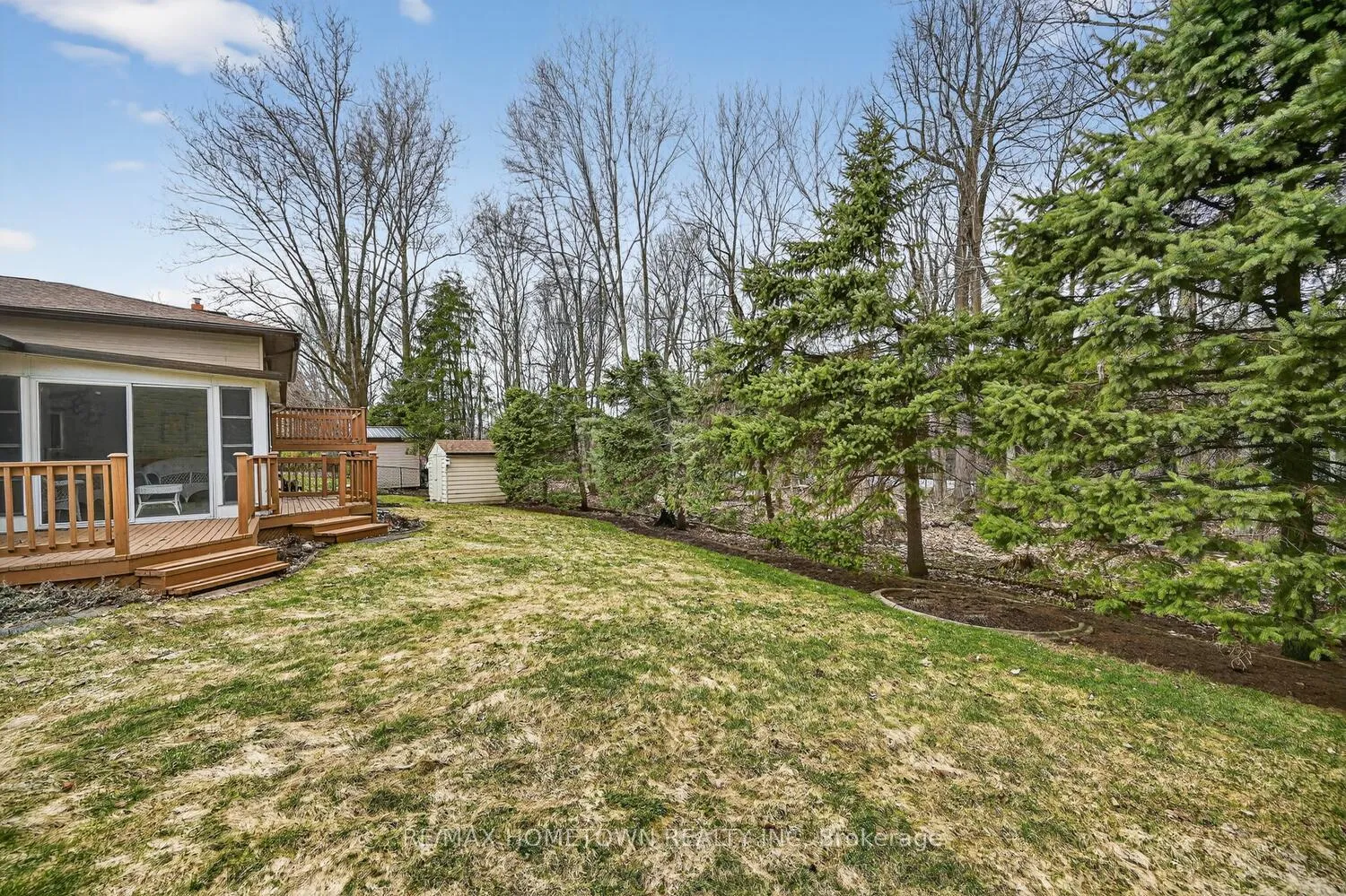 Photo 33 of 56 Cambridge Crescent, Brockville — HOMEH