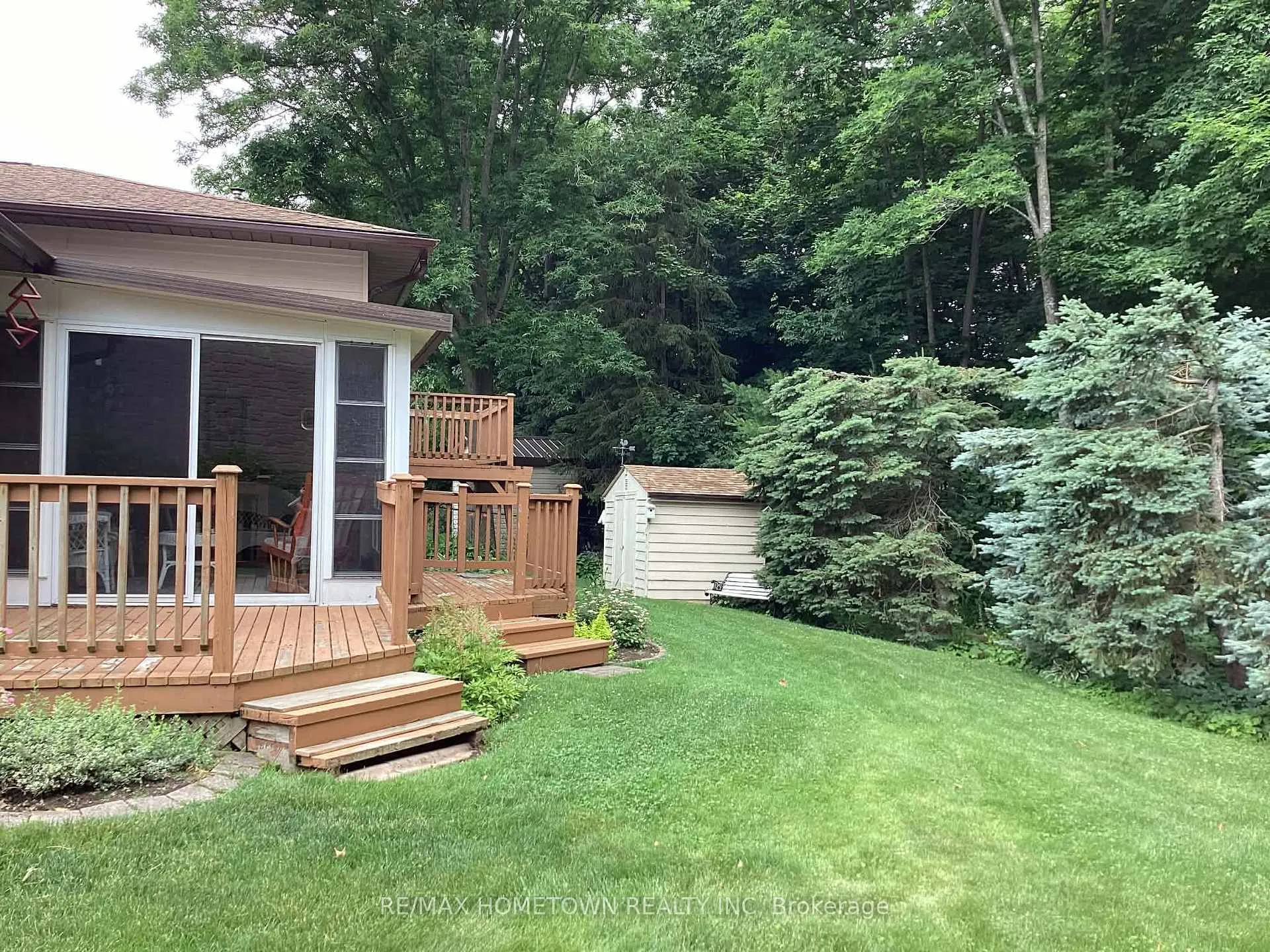 Photo 35 of 56 Cambridge Crescent, Brockville — HOMEH