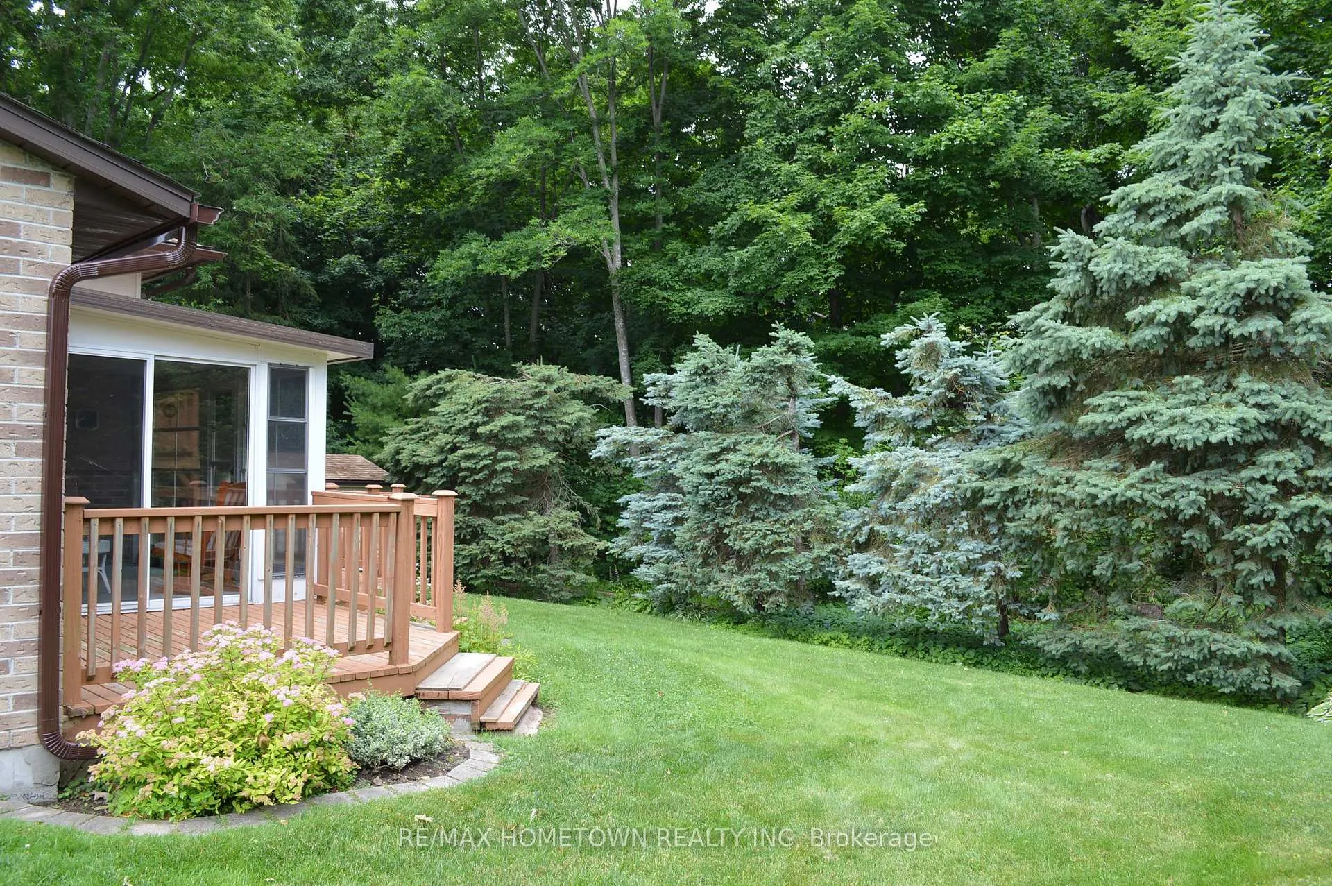 Photo 37 of 56 Cambridge Crescent, Brockville — HOMEH