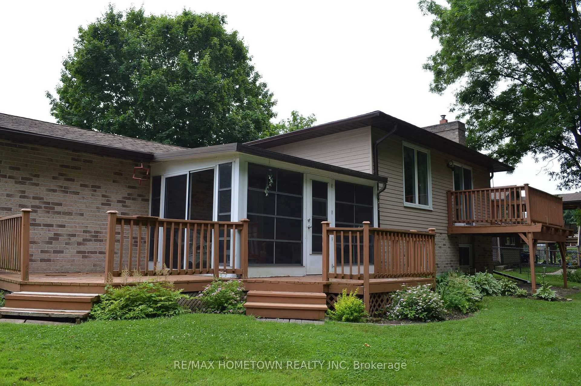 Photo 47 of 56 Cambridge Crescent, Brockville — HOMEH