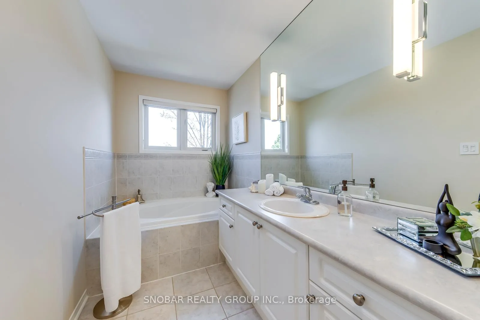 Photo 22 of Unit 31, 470 Faith Drive, Mississauga, Hurontario — HOMEH