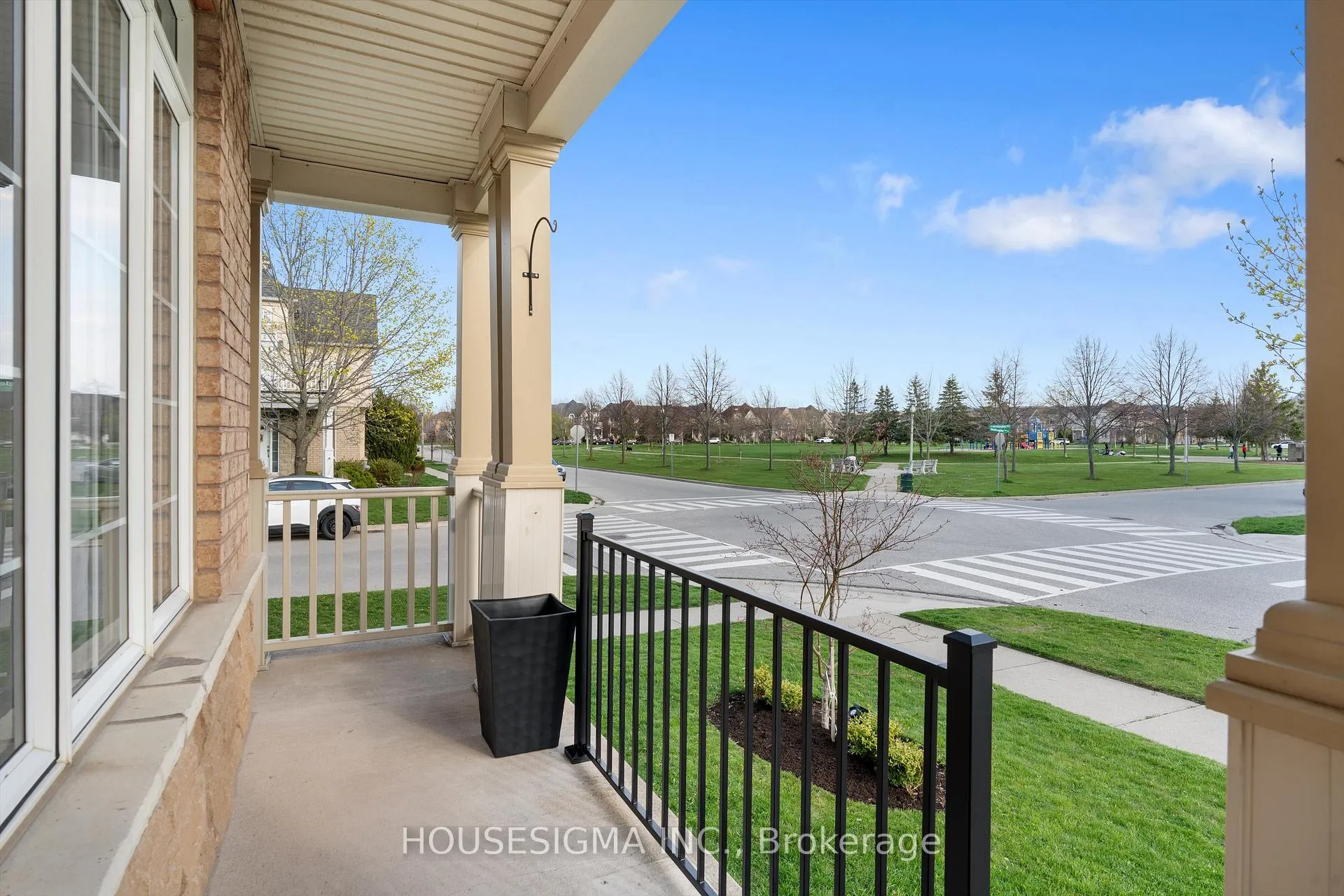 Photo 2 of 3 Kingspoint Circle, Hamilton, Winona Park — HOMEH
