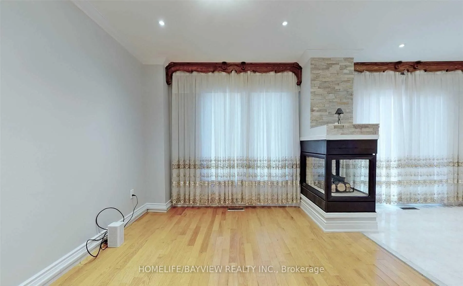 Photo 12 of 35 Wedgewood (first and second floor) Place, Vaughan, Concord — HOMEH
