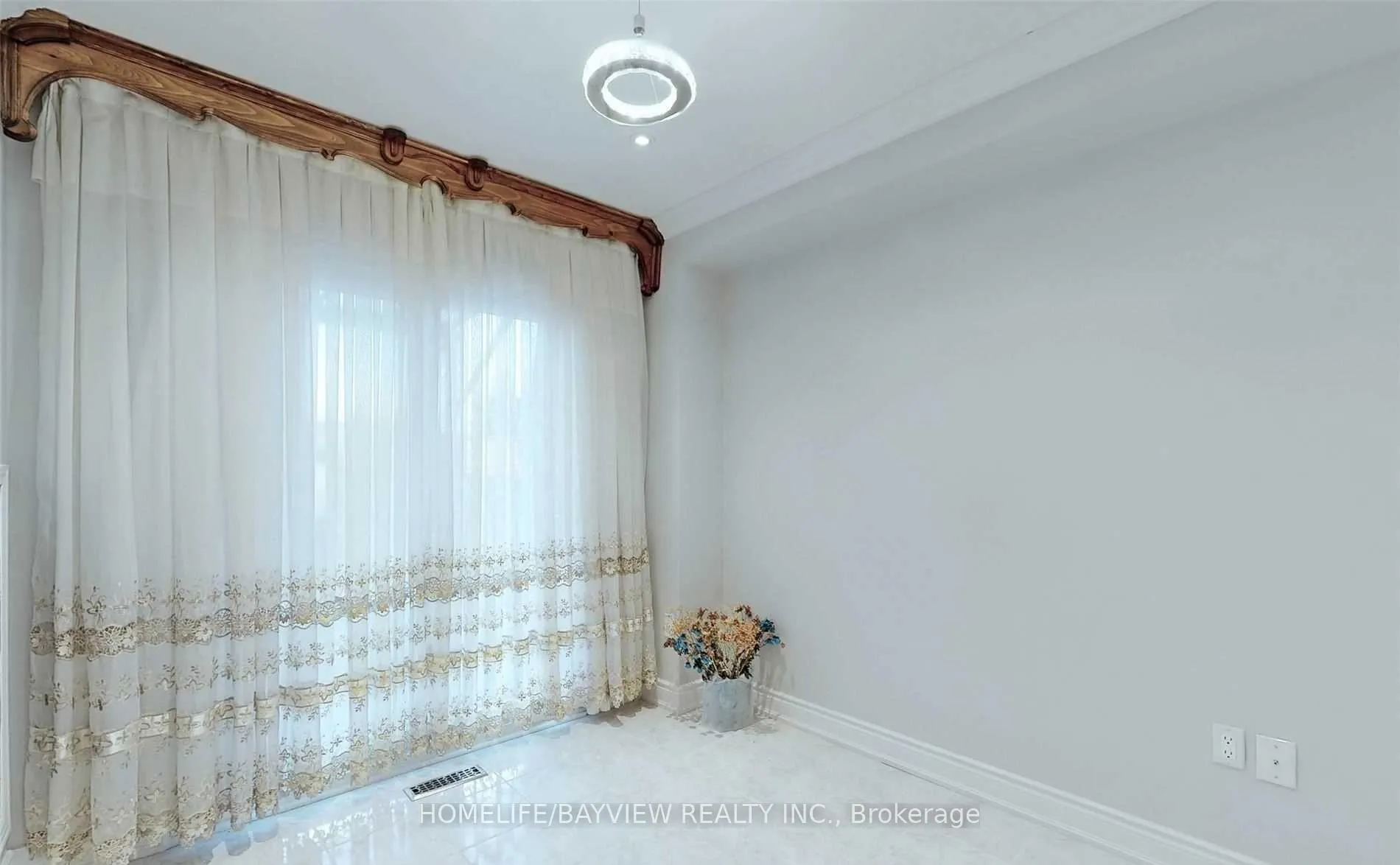 Photo 17 of 35 Wedgewood (first and second floor) Place, Vaughan, Concord — HOMEH