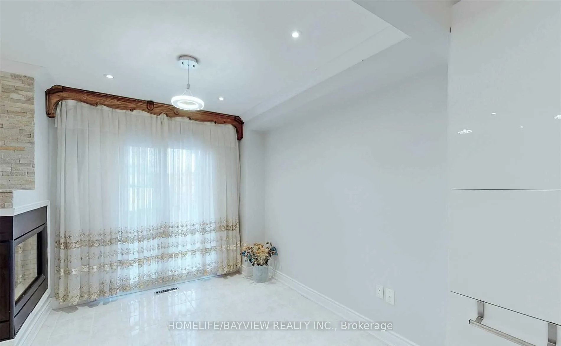 Photo 24 of 35 Wedgewood (first and second floor) Place, Vaughan, Concord — HOMEH