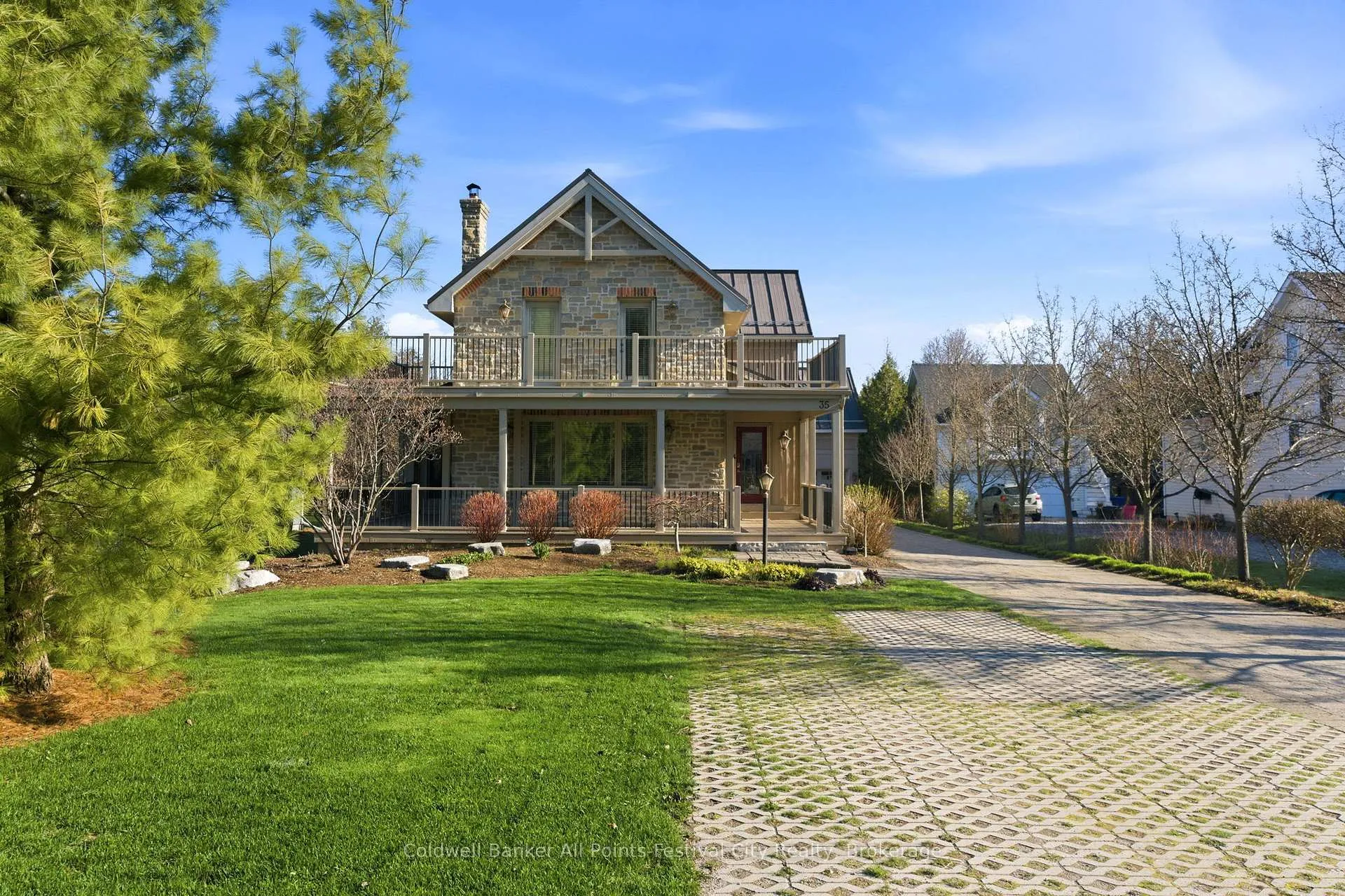Photo 3 of 35 Jane Street, Bluewater, Bayfield — HOMEH