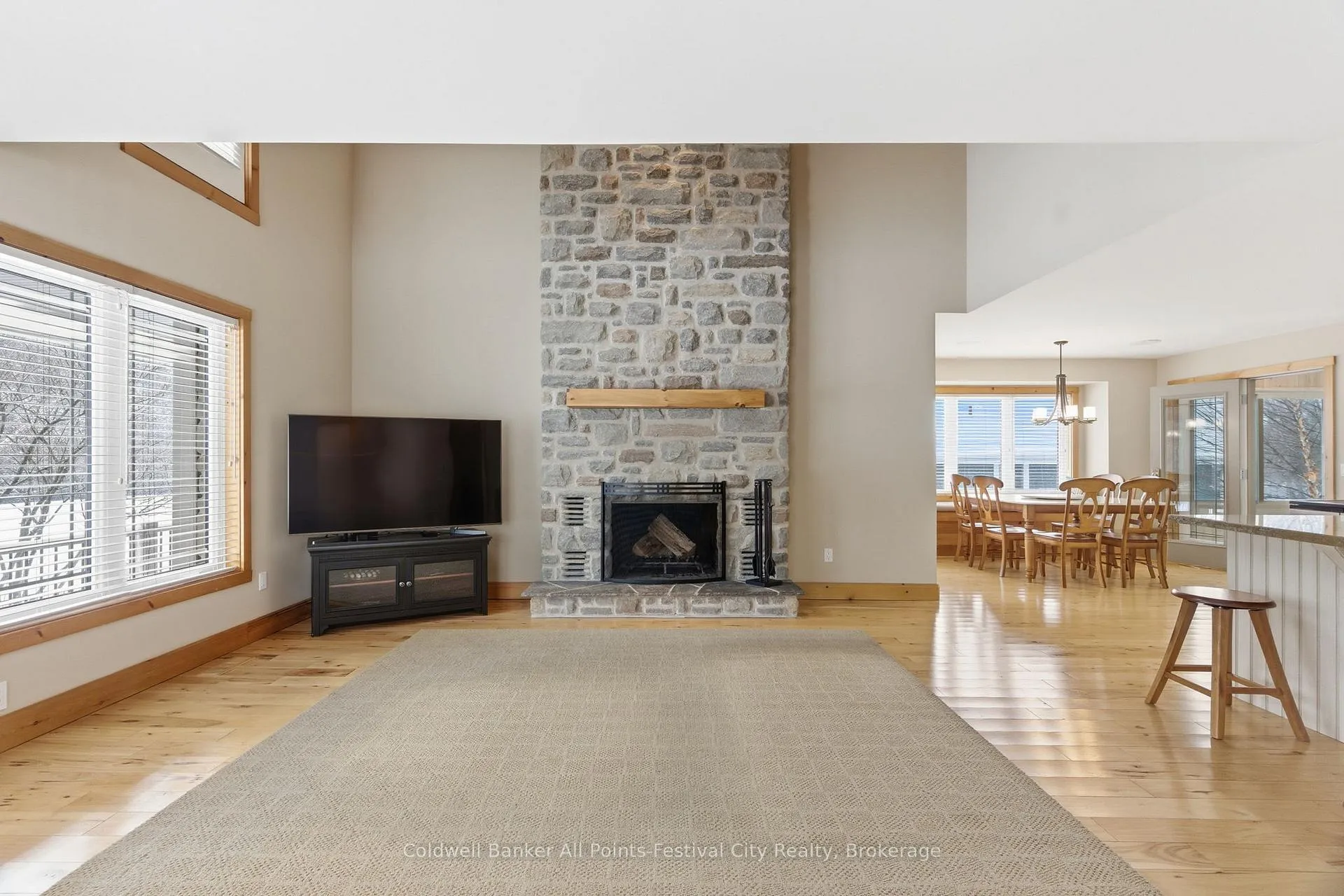 Photo 10 of 35 Jane Street, Bluewater, Bayfield — HOMEH