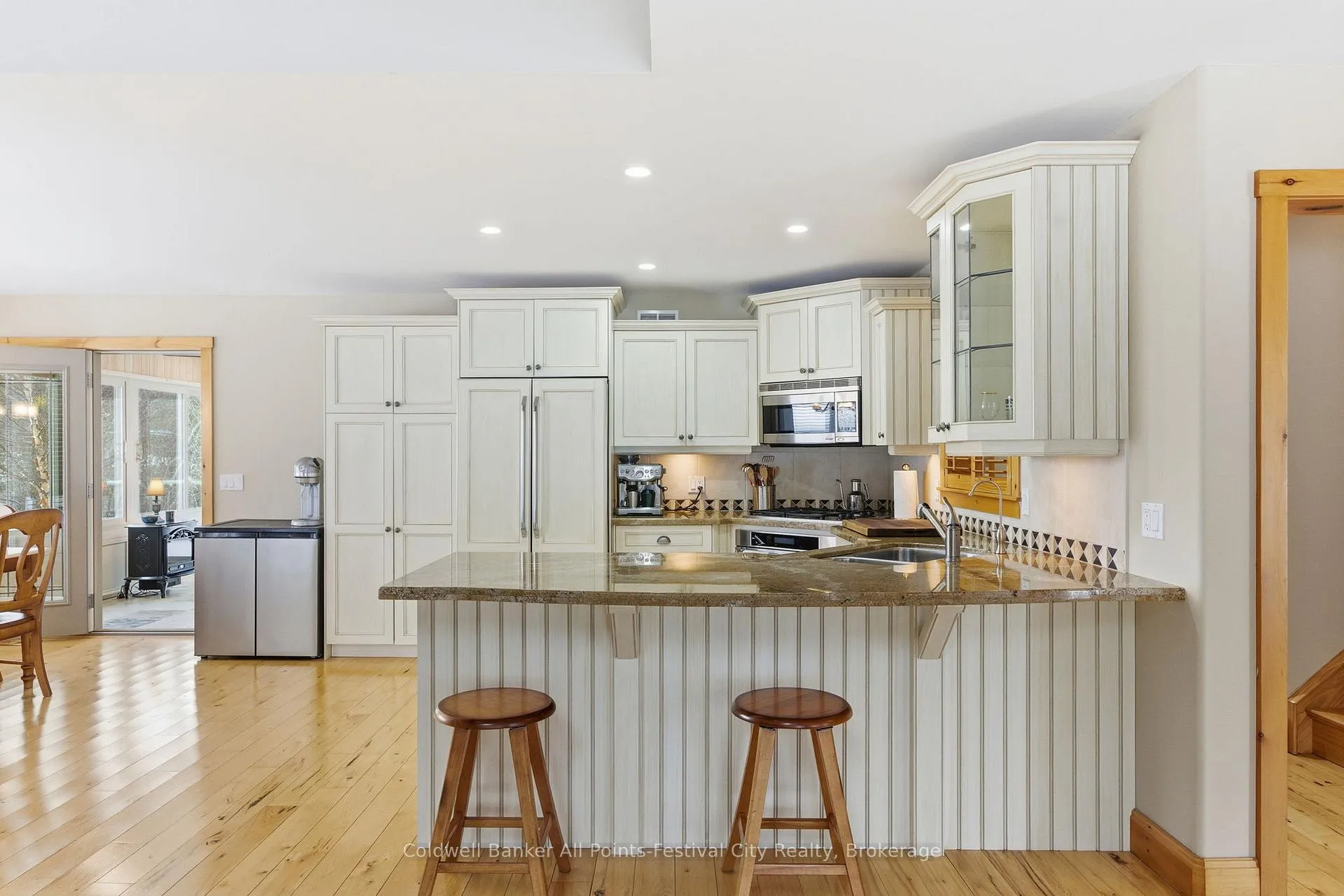 Photo 11 of 35 Jane Street, Bluewater, Bayfield — HOMEH