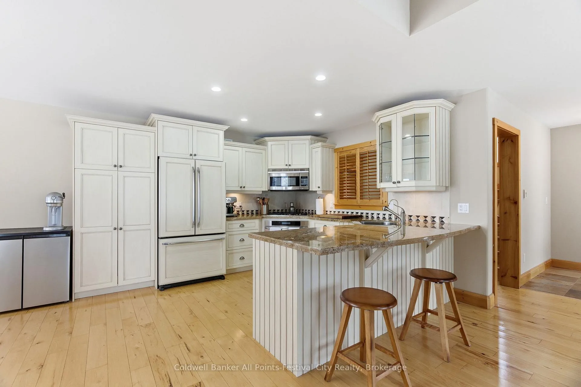 Photo 12 of 35 Jane Street, Bluewater, Bayfield — HOMEH