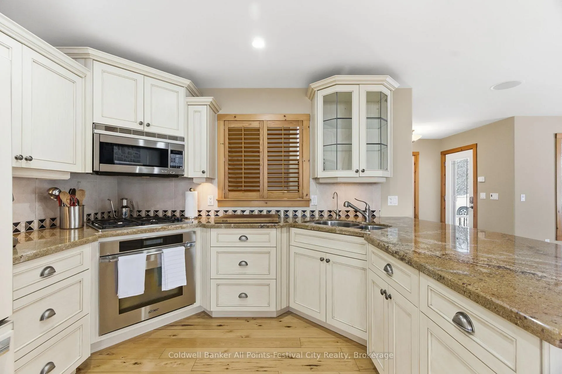Photo 14 of 35 Jane Street, Bluewater, Bayfield — HOMEH