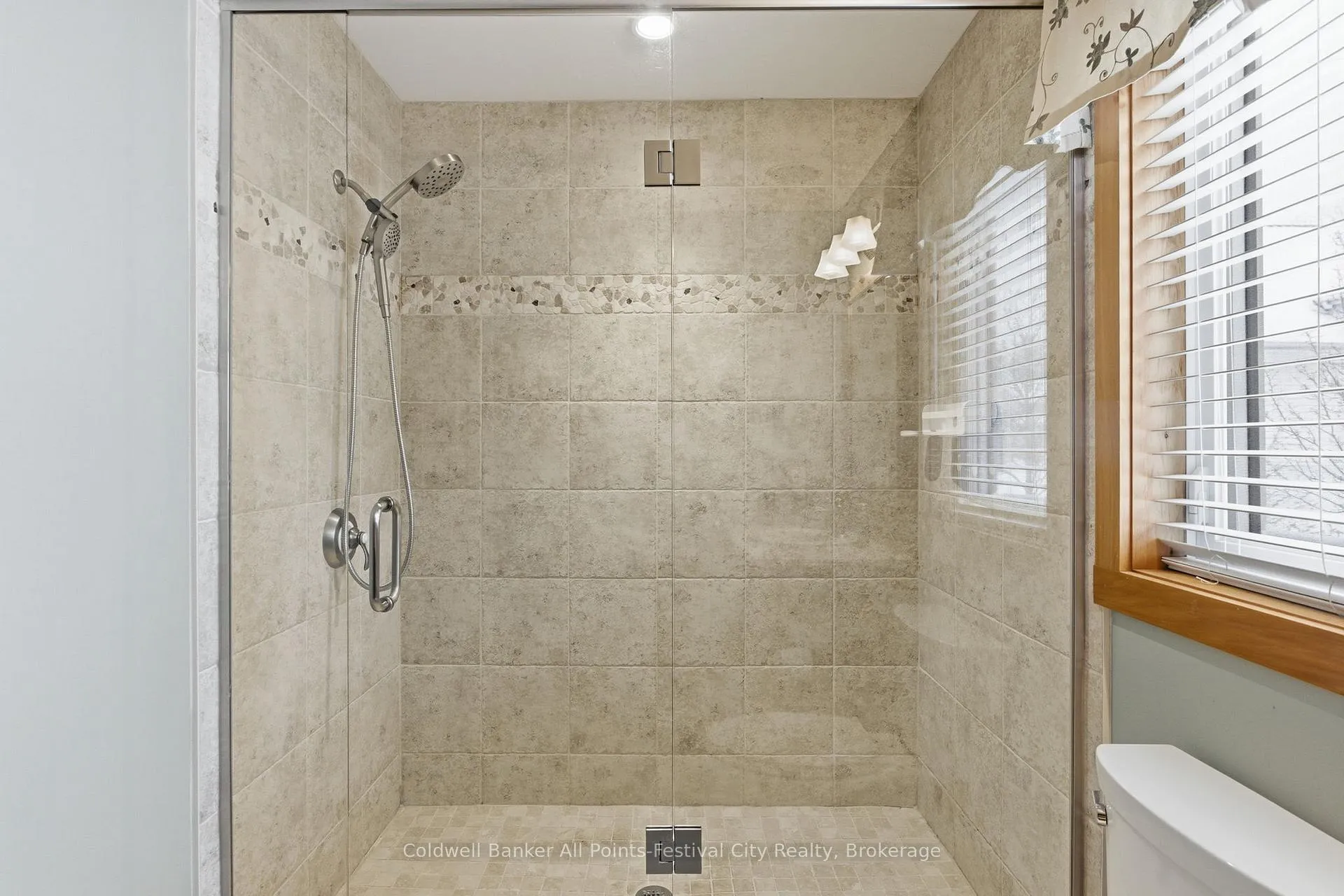 Photo 26 of 35 Jane Street, Bluewater, Bayfield — HOMEH