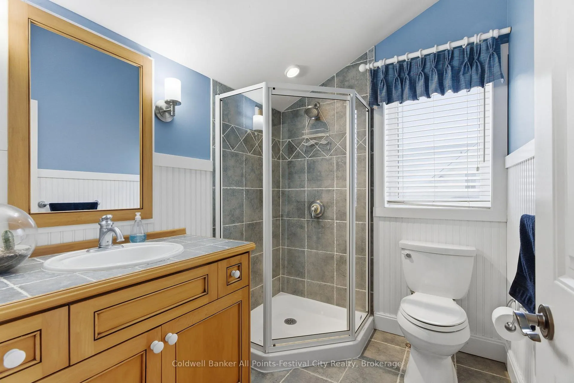 Photo 33 of 35 Jane Street, Bluewater, Bayfield — HOMEH
