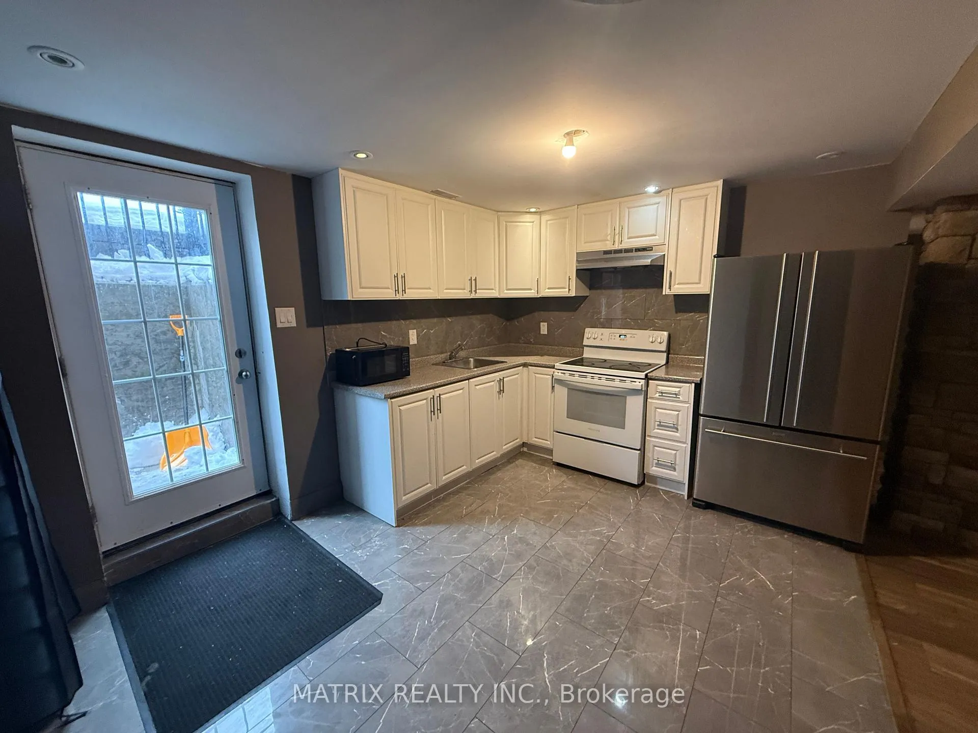 Photo 4 of 1707 Esterbrook Drive, Oshawa, Taunton — HOMEH
