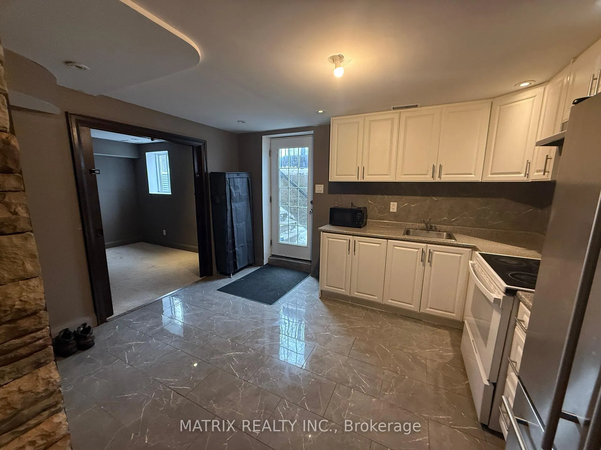 Photo 5 of 1707 Esterbrook Drive, Oshawa, Taunton — HOMEH