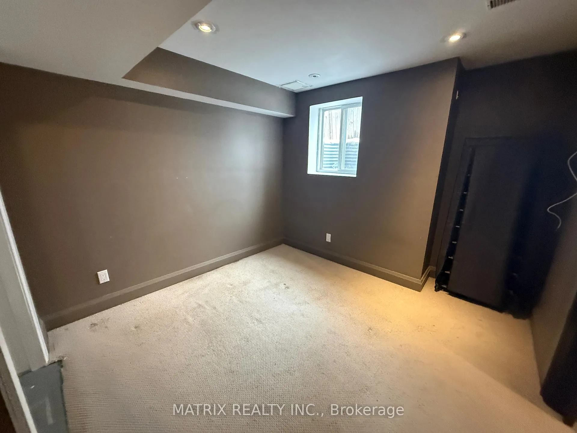 Photo 10 of 1707 Esterbrook Drive, Oshawa, Taunton — HOMEH