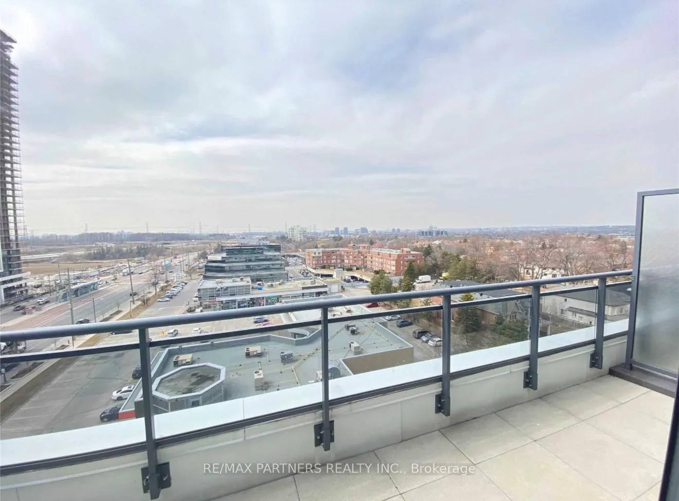 Photo 9 of Unit Ph16, 370 Highway 7 Road E, Richmond Hill, Doncrest — HOMEH
