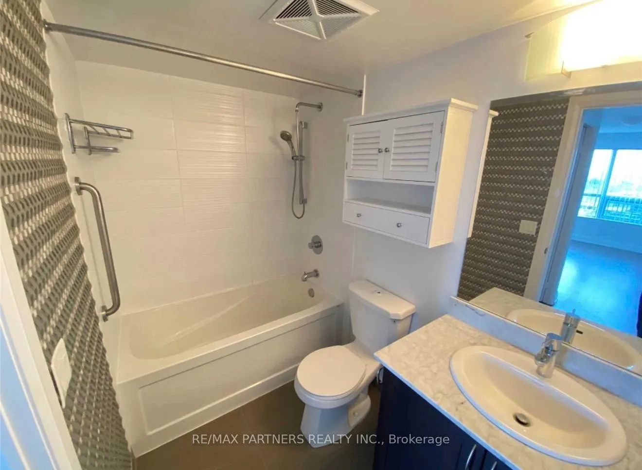 Photo 11 of Unit Ph16, 370 Highway 7 Road E, Richmond Hill, Doncrest — HOMEH